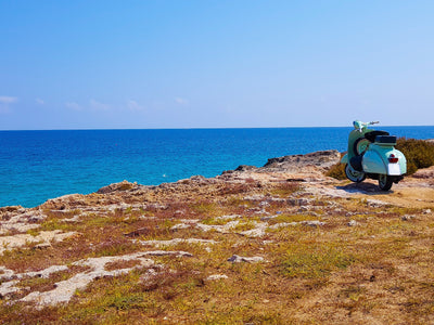 Mit der Vespa an die Küste von Mallorca