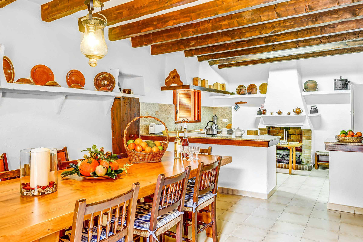 Küche der Villa del Sol Vich bei Cala Sant Vicenç, Mallorca