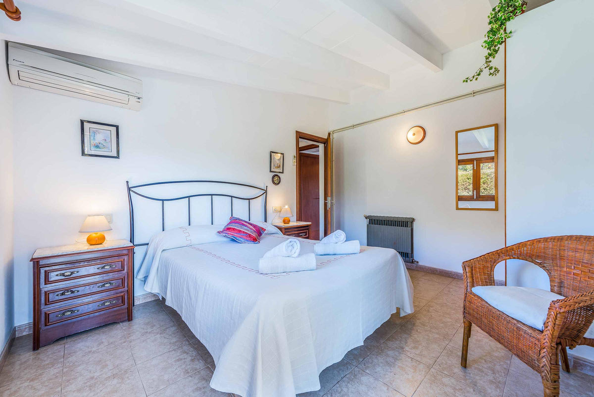 Schlafzimmer der Villa Encantada bei Port de Pollença, Mallorca