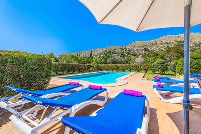 Terrasse der Villa Encantada bei Port de Pollença, Mallorca