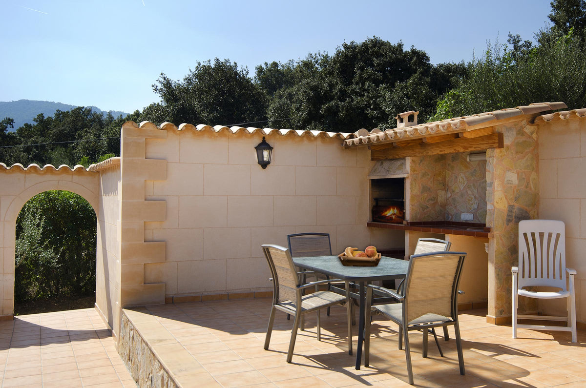 Grillbereich der Villa Es Rafal bei Pollença, Mallorca