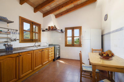 Küche der Villa Es Rafal bei Pollença, Mallorca