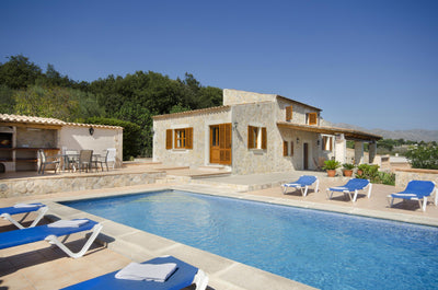 Pool der Villa Es Rafal bei Pollença, Mallorca
