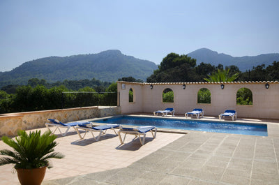 Pool der Villa Es Rafal bei Pollença, Mallorca