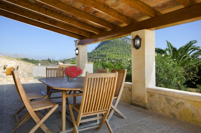 Terrasse der Villa Es Rafal bei Pollença, Mallorca