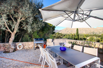 Terrasse der Villa Horizonte bei Pollença, Mallorca