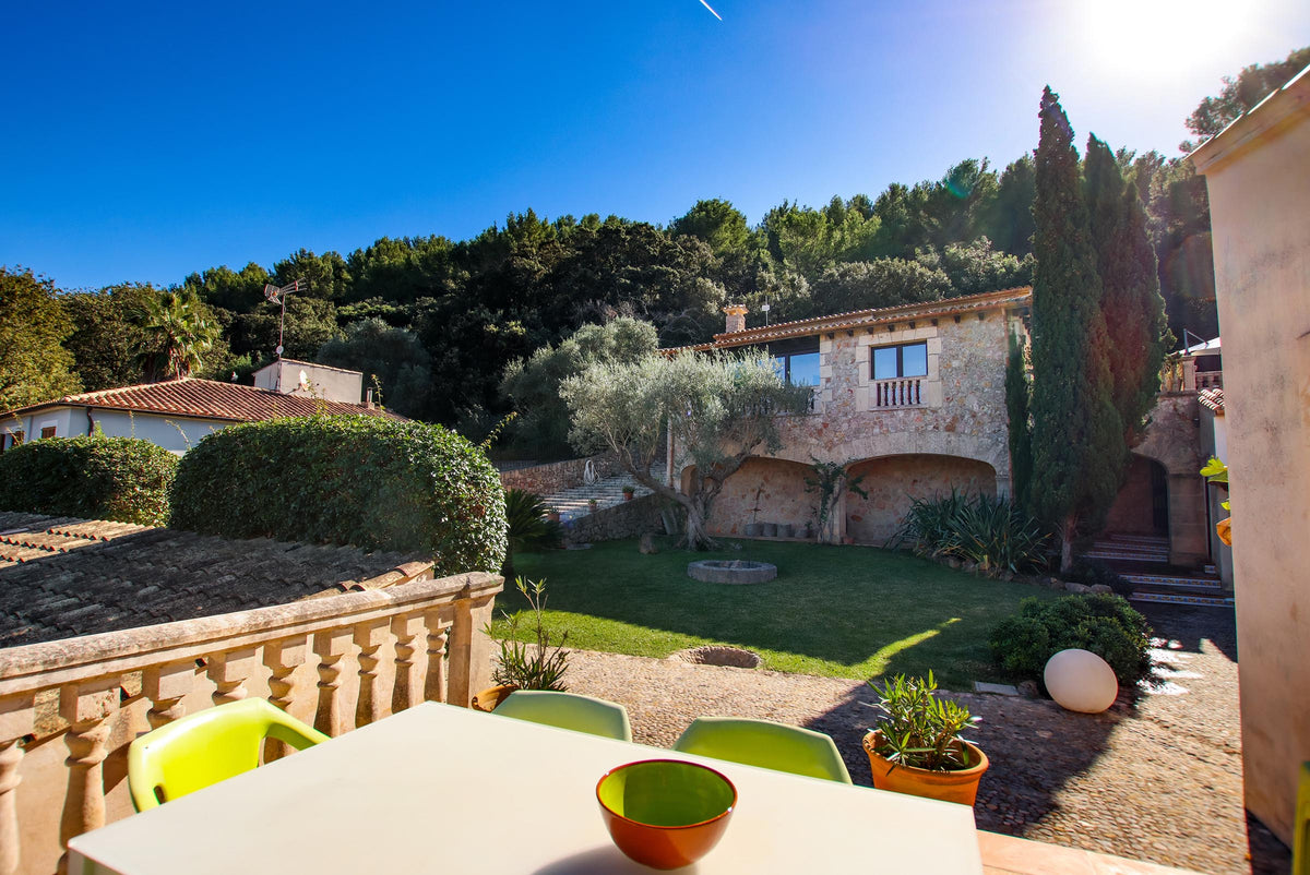 Terrasse der Villa Horizonte bei Pollença, Mallorca