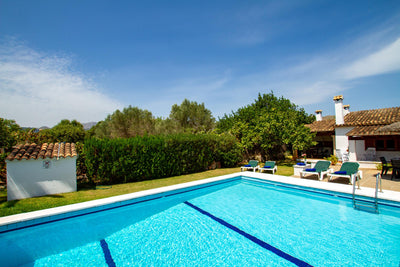 Pool der Villa Maravida bei Pollença, Mallorca