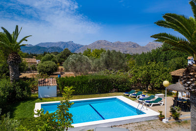 Pool der Villa Maravida bei Pollença, Mallorca