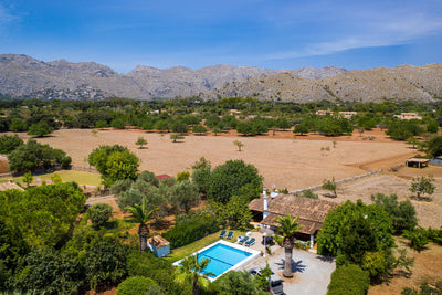 Pool der Villa Maravida bei Pollença, Mallorca