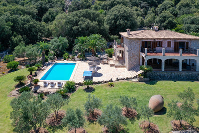 Pool der Villa Miraplomera bei Pollença, Mallorca
