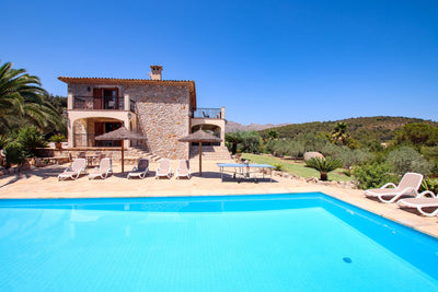 Pool der Villa Miraplomera bei Pollença, Mallorca