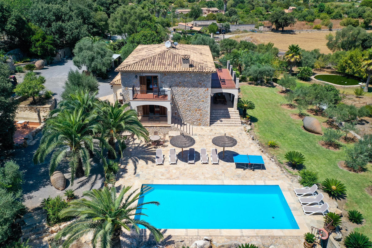 Pool der Villa Miraplomera bei Pollença, Mallorca