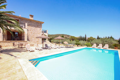 Pool der Villa Miraplomera bei Pollença, Mallorca