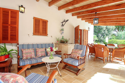 Terrasse der Villa Natura bei Pollença, Mallorca