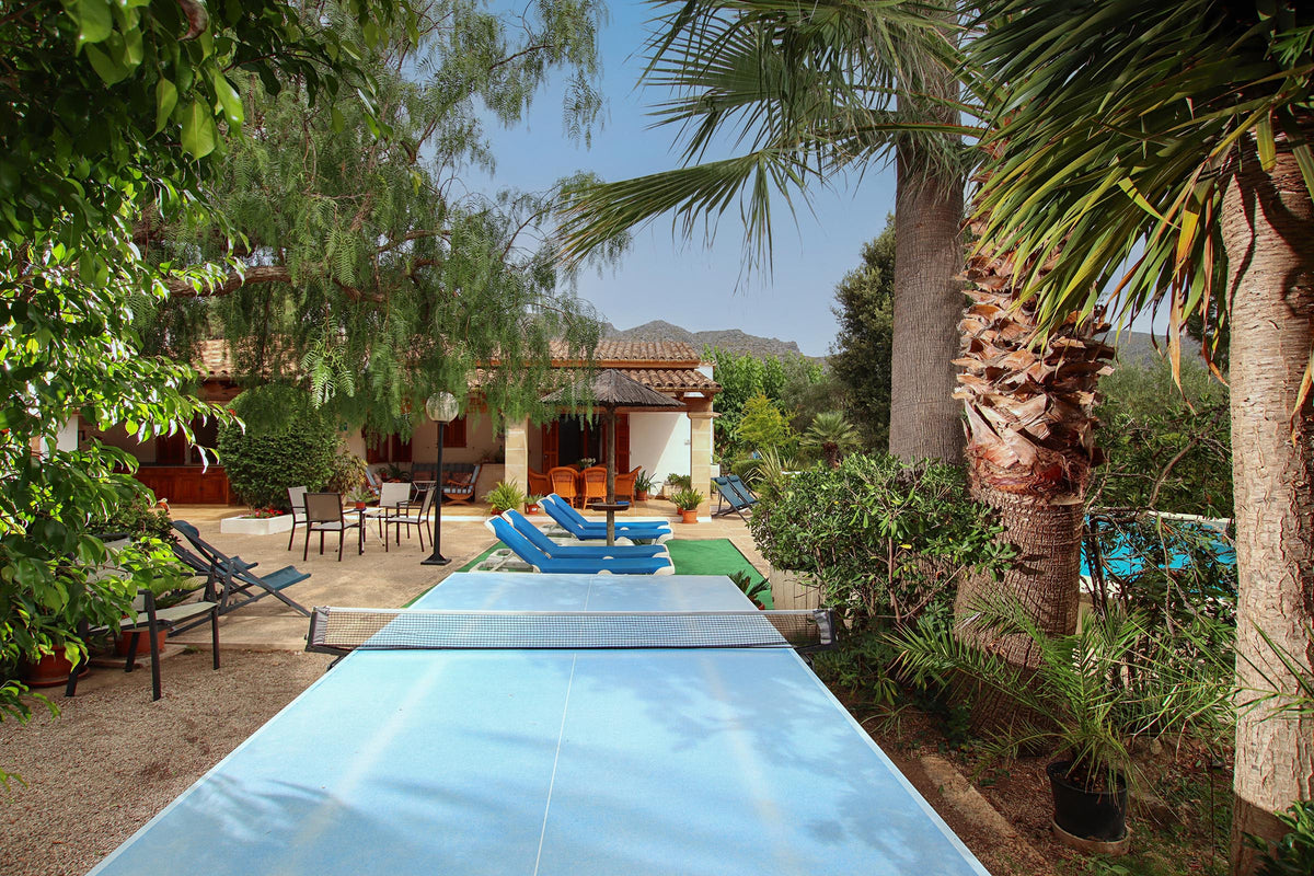 Terrasse der Villa Natura bei Pollença, Mallorca