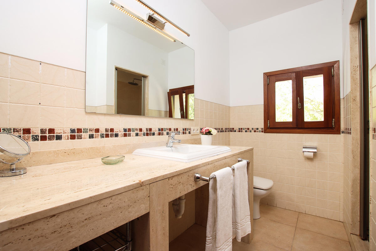 Badezimmer der Villa Olas bei Pollença, Mallorca