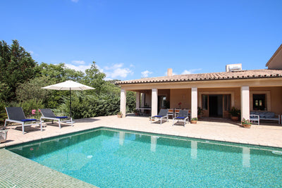 Pool der Villa Olas bei Pollença, Mallorca