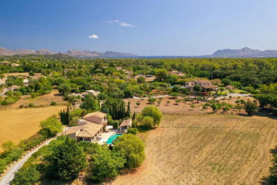 Pool der Villa Olas bei Pollença, Mallorca