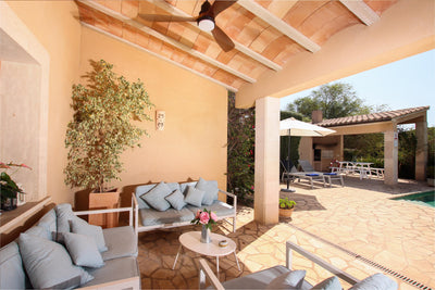 Terrasse der Villa Olas bei Pollença, Mallorca