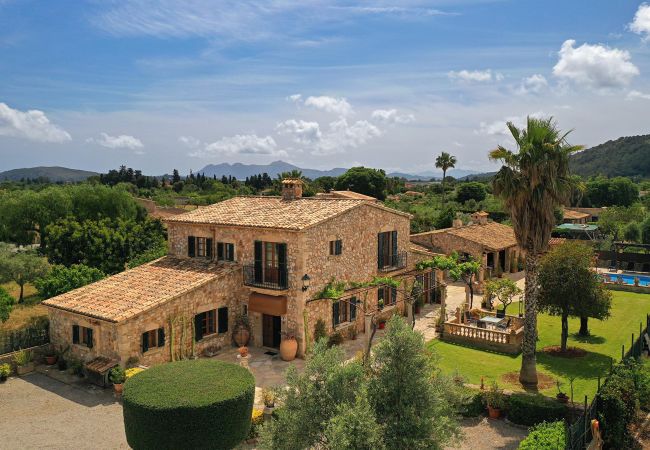Außenansicht der Villa Sa Fonteta bei Pollença, Mallorca