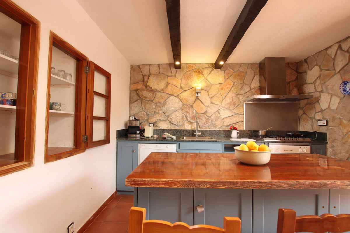 Küche der Villa Sa Lluna bei Pollença, Mallorca