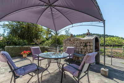 Terrasse der Villa Solanda bei Pollença, Mallorca