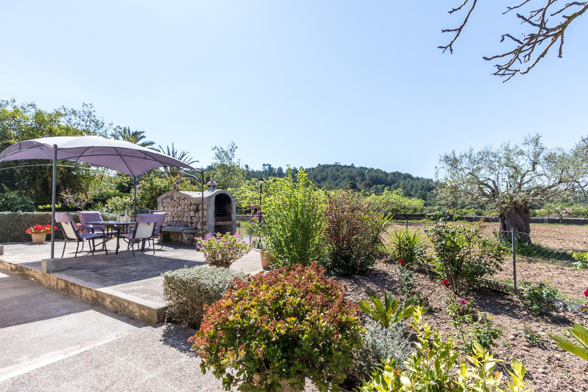 Terrasse der Villa Solanda bei Pollença, Mallorca