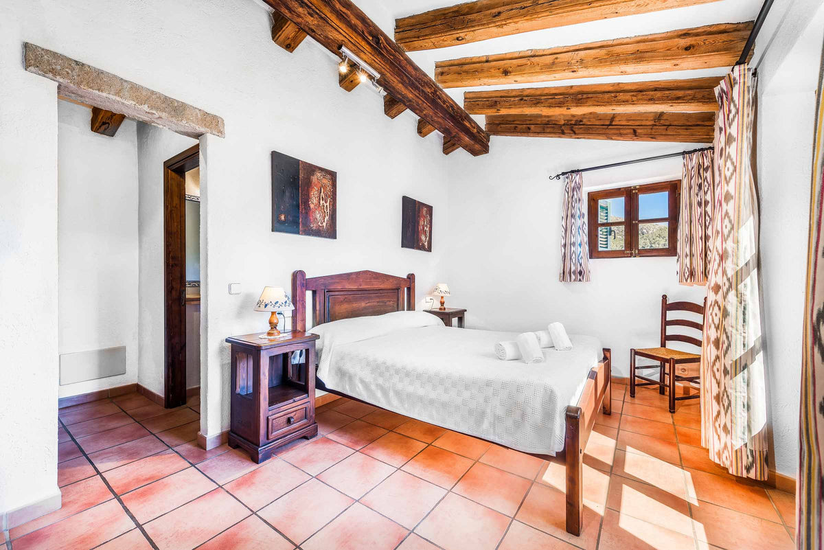 Schlafzimmer der Villa Son Amat bei Cala Sant Vicenç, Mallorca