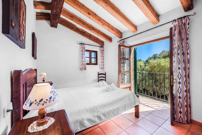 Schlafzimmer der Villa Son Amat bei Cala Sant Vicenç, Mallorca
