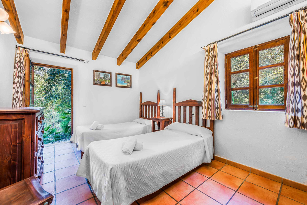 Schlafzimmer der Villa Son Amat bei Cala Sant Vicenç, Mallorca