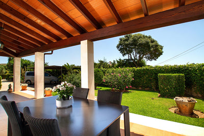 Terrasse von Villar Pantinar bei Port de Pollença, Mallorca